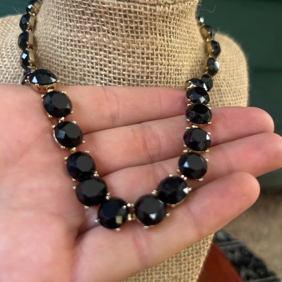 Banana Republic Black Glass Mourning Stones  Vintage Gold Tone Heavy Necklace - Picture 7 of 9